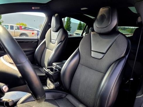 Used 2017 Tesla Model X 75D AWD/4WD image 32