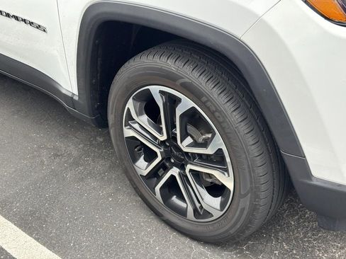 Used 2022 Jeep Compass Limited image 5