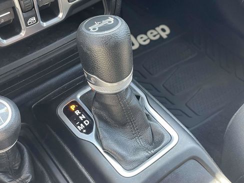 Used 2018 Jeep Wrangler Unlimited Sport S AWD/4WD image 30