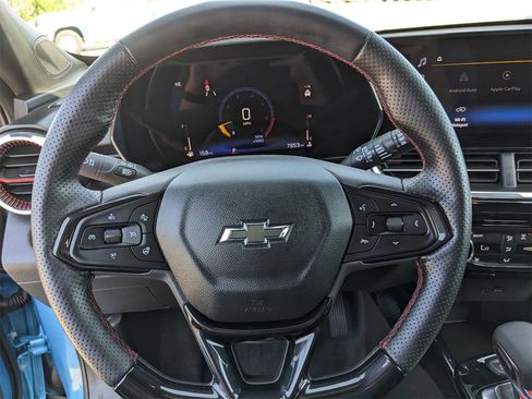 Used 2025 Chevrolet Trax RS image 29