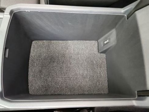 Used 2021 Volkswagen Atlas Cross Sport SE w/ Panoramic Sunroof Package image 50