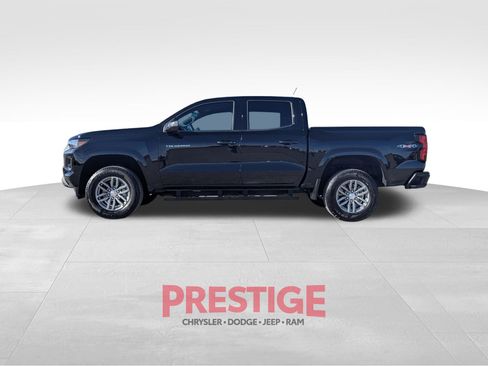 Used 2024 Chevrolet Colorado LT AWD/4WD image 12
