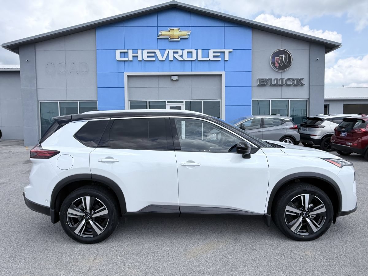 Used 2025 Nissan Rogue SL w/ SL Premium Package FWD image 4