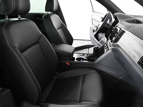 Certified 2023 Volkswagen Atlas Cross Sport SE w/ Panoramic Sunroof Package FWD image 13