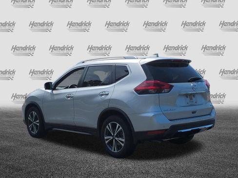 Used 2019 Nissan Rogue SV w/ Premium Package FWD image 8