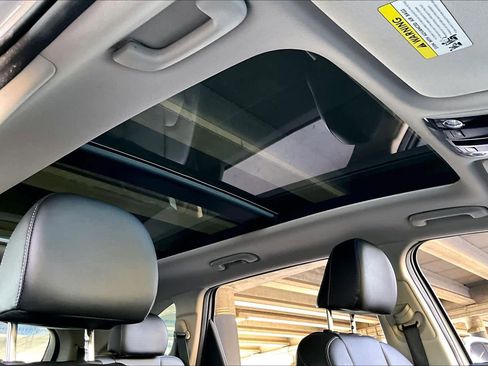 Used 2023 Kia Sorento SX image 13