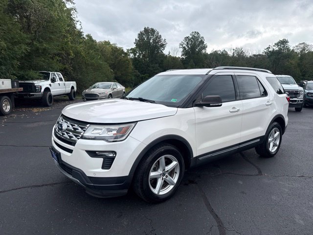 Used 2019 Ford Explorer XLT w/ Equipment Group 202A FWD image 3