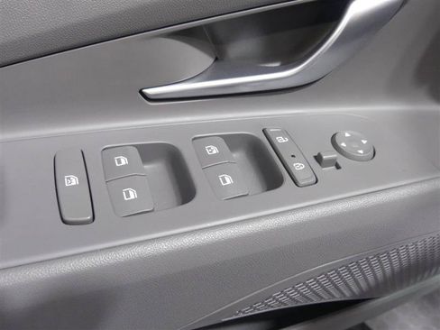 Used 2022 Hyundai Elantra SEL FWD image 19