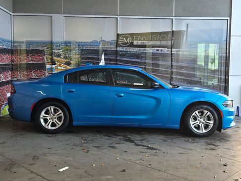 Used 2023 Dodge Charger SXT image 4