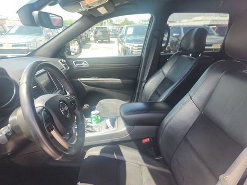 Used 2018 Jeep Grand Cherokee Altitude AWD/4WD image 12
