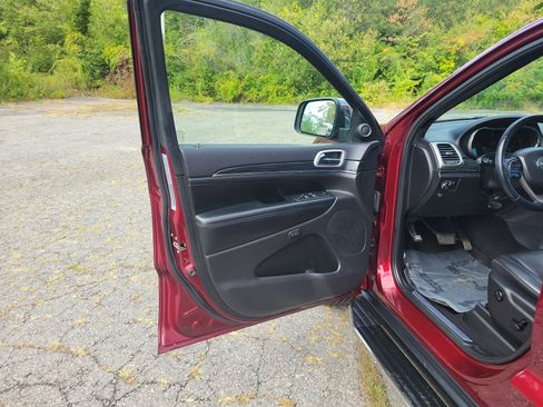 Used 2020 Jeep Grand Cherokee Limited w/ Trailer Tow Group IV AWD/4WD image 15
