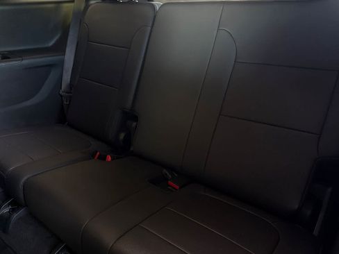 Used 2023 Chevrolet Traverse Premier w/ Redline Edition FWD image 15