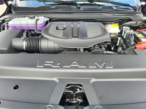 New 2026 RAM 1500 4x4 Crew Cab image 17