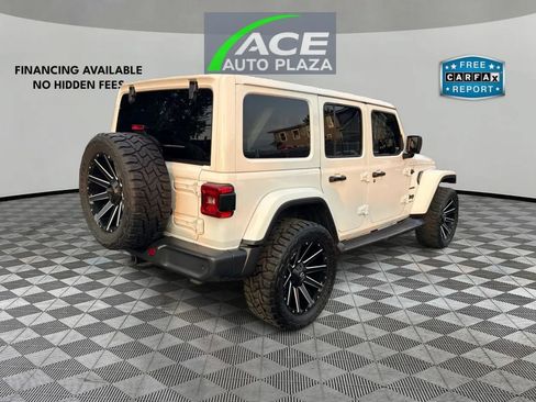 Used 2018 Jeep Wrangler Unlimited Sahara w/ Uconnect 4C Nav & Sound Group AWD/4WD image 5