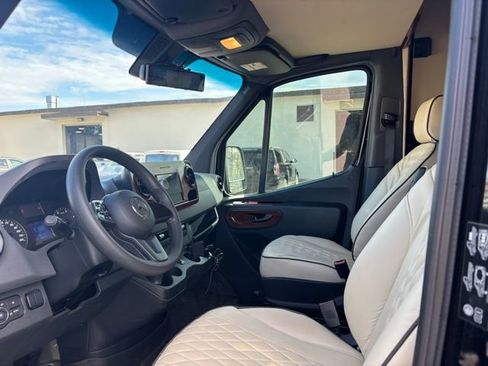 Used 2020 Mercedes-Benz Sprinter 3500 image 8