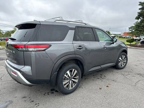 Certified 2024 Nissan Pathfinder SL AWD/4WD image 5