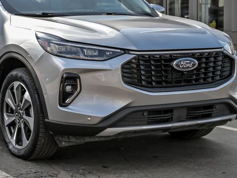 Used 2023 Ford Escape Platinum w/ Premium Technology Package image 11