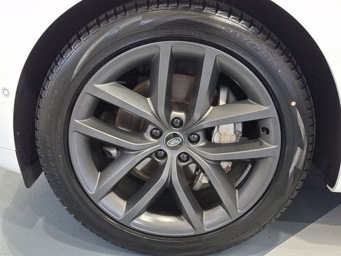 Certified 2025 Land Rover Range Rover Sport Dynamic SE AWD/4WD image 8