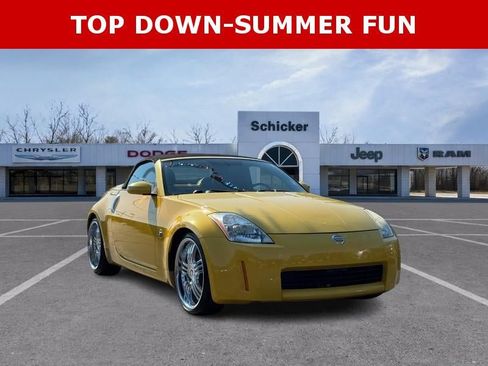 Used 2005 Nissan 350Z Touring RWD image 1