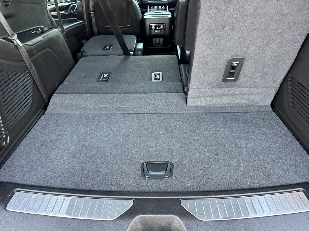 Used 2022 GMC Yukon Denali RWD image 17