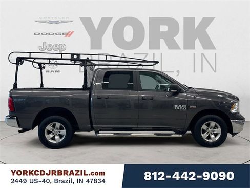 Used 2019 RAM 1500 Classic SLT w/ Luxury Group image 6