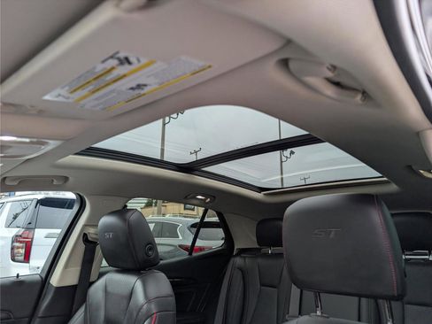 Used 2023 Buick Envision Essence w/ Sport Touring Package image 34