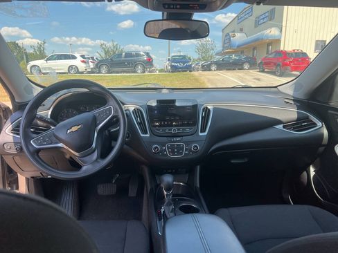 Used 2022 Chevrolet Malibu LT FWD image 9
