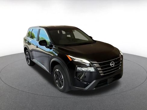 Used 2025 Nissan Rogue SV FWD image 3