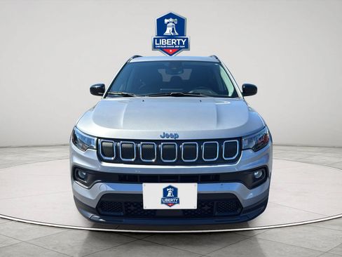 Certified 2022 Jeep Compass Latitude AWD/4WD image 1
