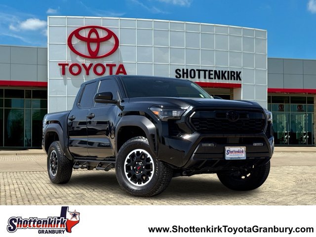 Used 2025 Toyota Tacoma TRD Off-Road AWD/4WD image 1