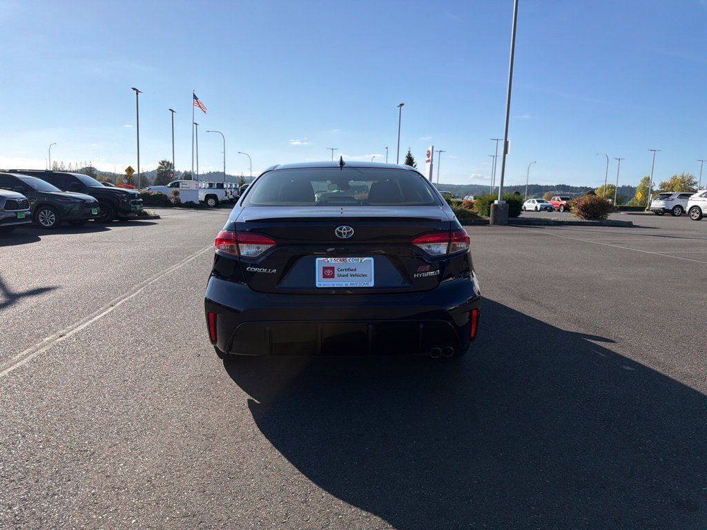 Used 2024 Toyota Corolla SE w/ SE Package FWD image 8