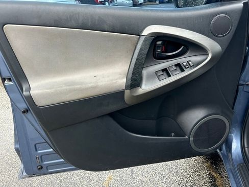 Used 2011 Toyota RAV4 4WD image 14