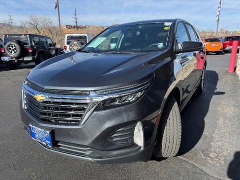 Used 2023 Chevrolet Equinox LT w/ Driver Convenience Package AWD/4WD image 3