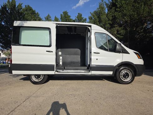 Used 2017 Ford Transit 150 130 Medium Roof RWD image 3