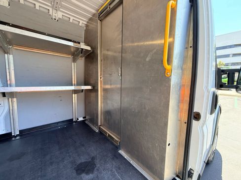 Used 2022 RAM ProMaster 2500 w/ Convenience Group FWD image 15