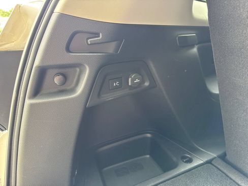 Used 2023 Honda Pilot Touring image 34