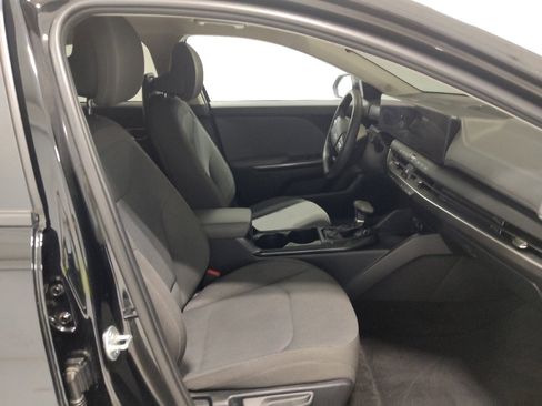 Used 2025 Kia K4 FWD image 21