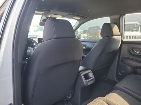 Used 2024 Honda HR-V Sport image 12