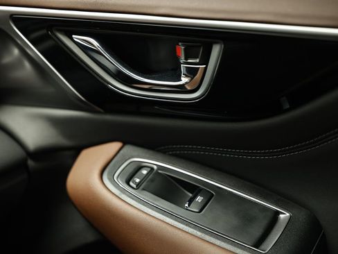 Used 2025 Subaru Outback Touring XT image 40