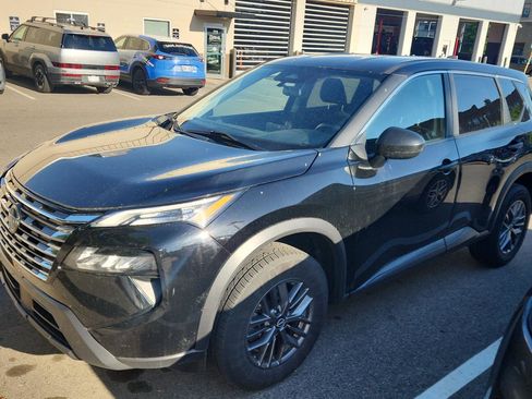 Used 2024 Nissan Rogue S AWD/4WD image 9