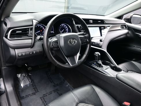 Used 2020 Toyota Camry SE image 13