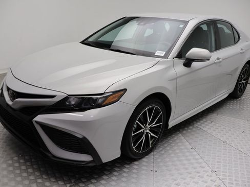 Certified 2023 Toyota Camry SE image 2