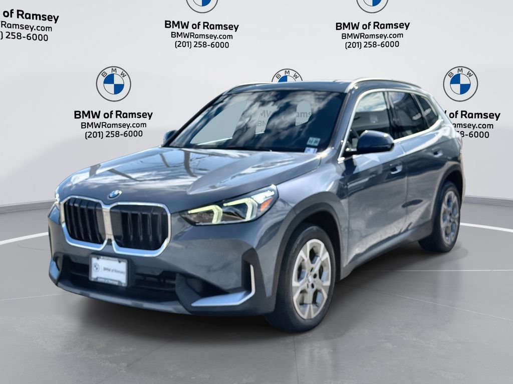 Used 2023 BMW X1 xDrive28i AWD/4WD image 1