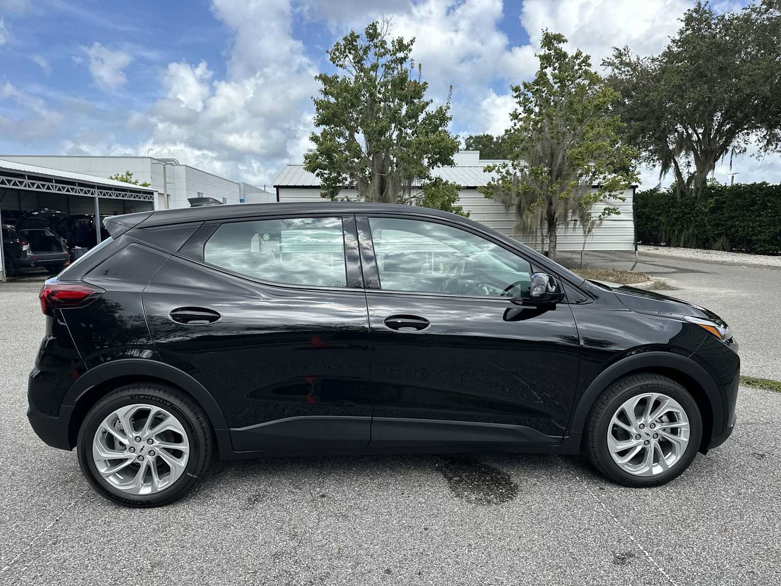 New 2027 Chevrolet Bolt LT w/ Comfort Package FWD image 7