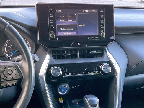 Used 2021 Toyota Venza LE image 7