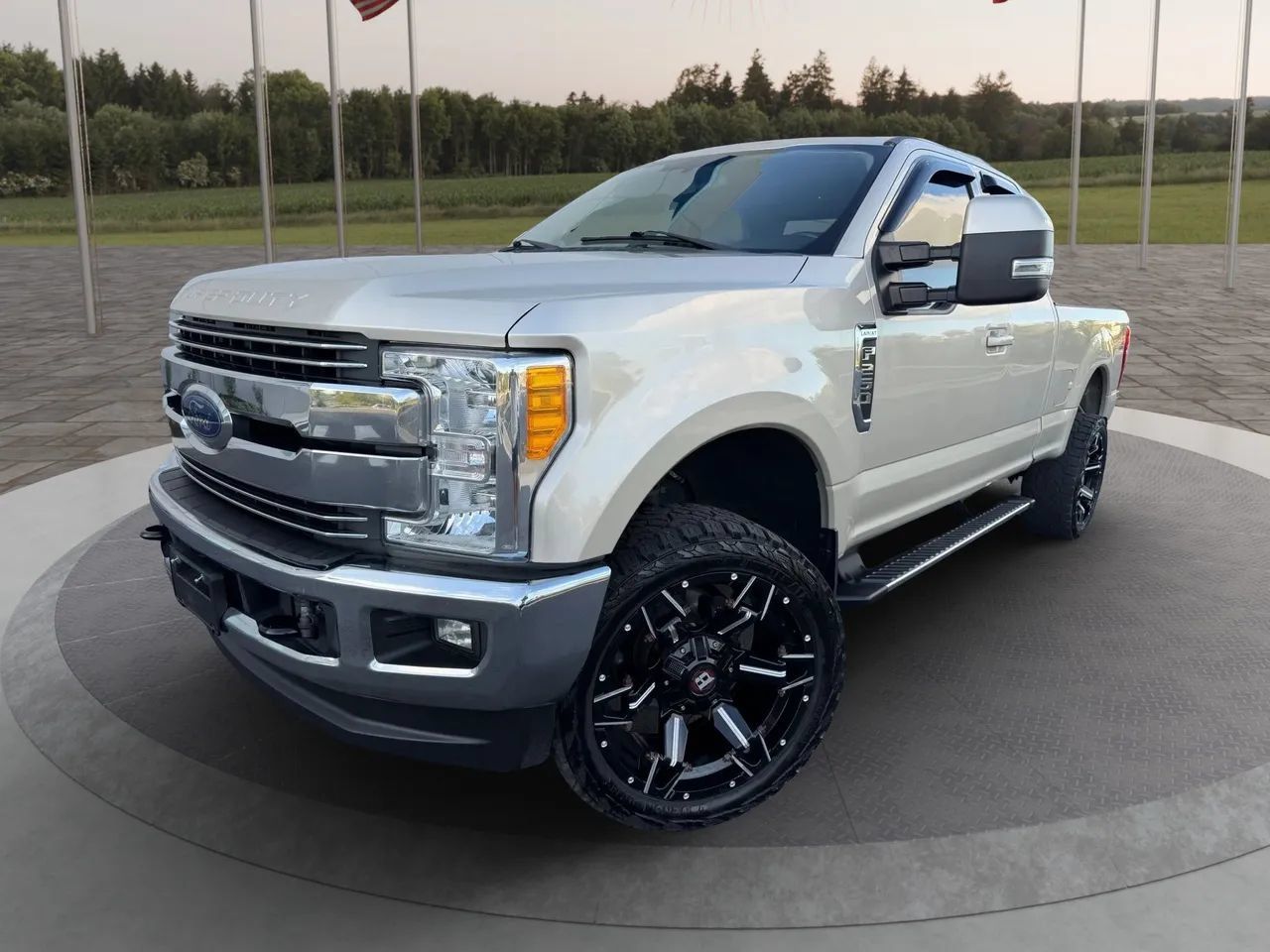 Used 2017 Ford F250 Lariat w/ Lariat Value Package AWD/4WD image 1