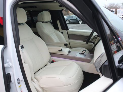 Used 2024 Land Rover Range Rover SE AWD/4WD image 18