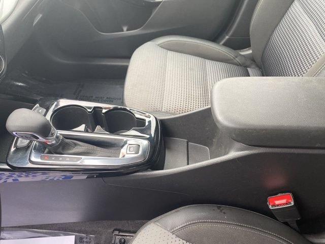Used 2025 Chevrolet Trax LT FWD image 17