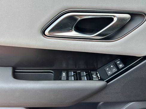 New 2026 Land Rover Range Rover Velar Dynamic SE image 15