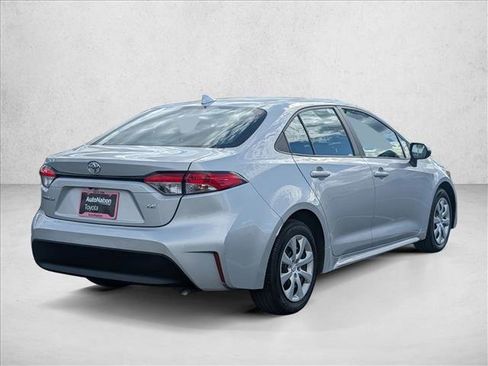 Used 2024 Toyota Corolla LE FWD image 5